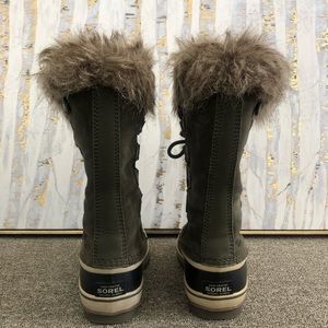 Joan of Arctic Sorels. Super warm for those cold winter nights